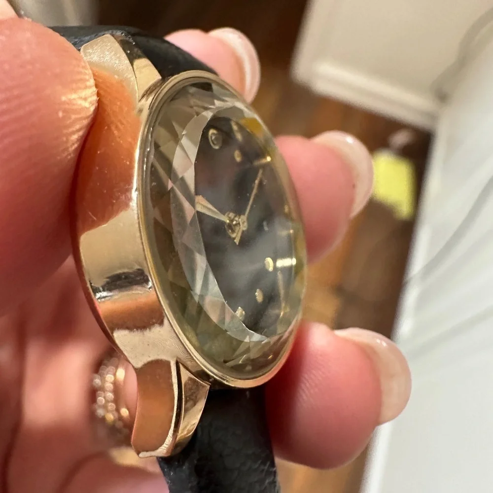 Elegant Black and Gold Vintage dainty women’s watch